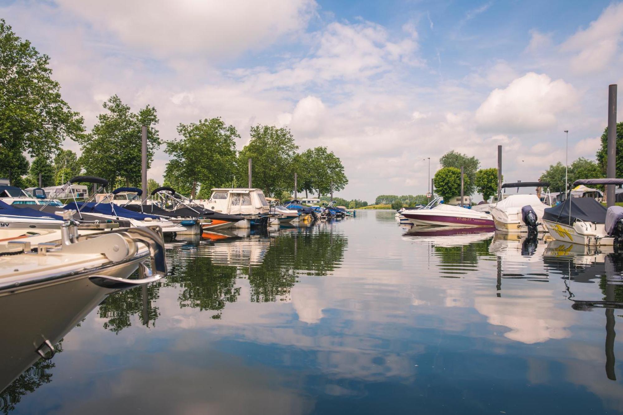 Marinapark Bad Nederrijn Hotel Maurik Luaran gambar